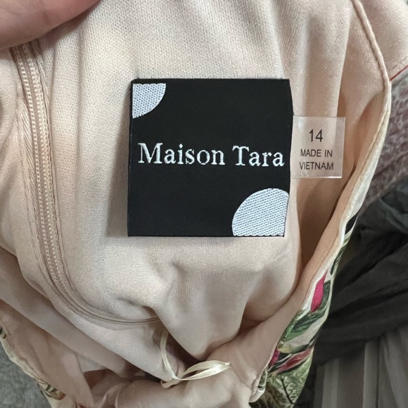 Maison Tara summer midi tiered floral print dress - Picture 5 of 5